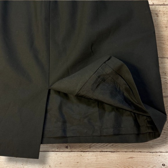 Ann Taylor LOFT Womens Pencil Skirt with Back Slit - Size 8P - Black Stretch - Picture 3 of 6